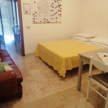Central Tourist Residence - B&B - Alloggi Temporanei イゼルニア エクステリア 写真